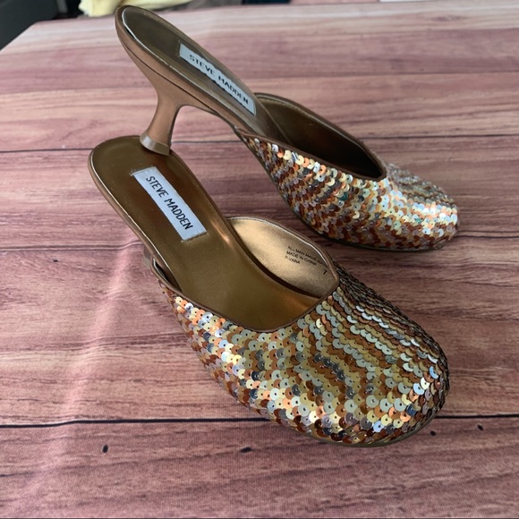 Steve Madden Shoes - Never worn y2k Steve Madden p-vana brown gold sequin kitten heel mule slides 7